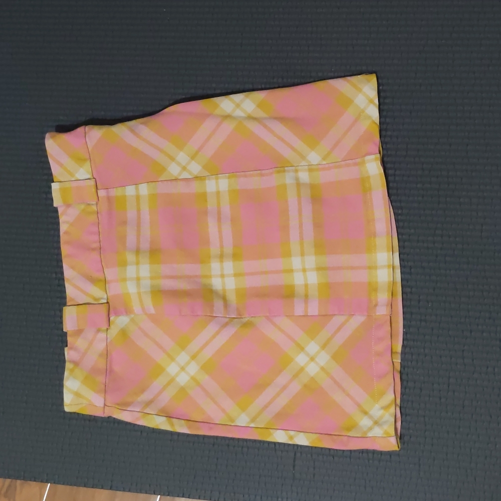 Short urban outfitter skirt